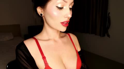Snapshot of you_deserve chatting on 01/28/25, 09:40 Sophie online show from 01/28/25, 09:40