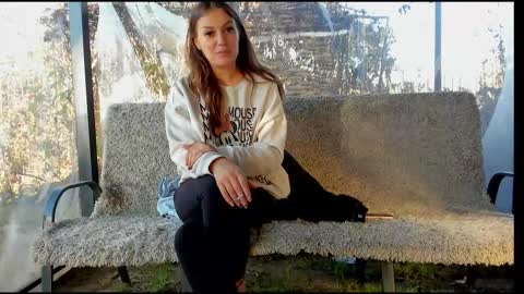 Snapshot of you_love_melisa chatting on 11/14/25, 10:14 private on 18 per minute start private 500 tokensOnlyfans online show from 11/14/25, 10:14