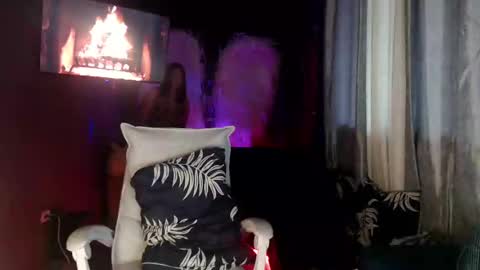 Snapshot of you_should_try chatting on 12/29/24, 08:33 Denice online show from 12/29/24, 08:33