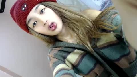 Snapshot of yougotelise69 chatting on 12/04/24, 05:05 HAPPY BIRTHDAY TO ME online show from 12/04/24, 05:05