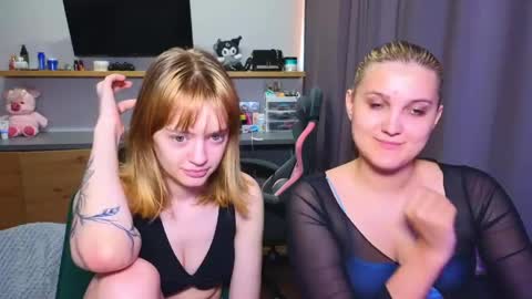 Snapshot of younona chatting on 06/07/26, 06:00 Anna and Luna online show from 06/07/26, 06:00