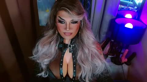 Snapshot of your1truequeen chatting on 06/05/26, 08:20 QUEEN MADISON online show from 06/05/26, 08:20