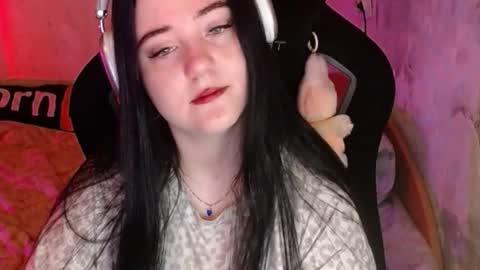 Snapshot of your_8a8y chatting on 12/01/25, 12:32 your_8a8y online show from 12/01/25, 12:32