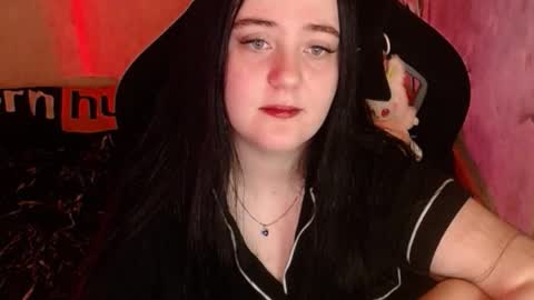 Snapshot of your_8a8y chatting on 12/15/25, 02:32 your_8a8y online show from 12/15/25, 02:32