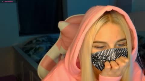 Snapshot of your___barbie chatting on 01/04/25, 01:42 Barbie online show from 01/04/25, 01:42