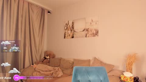 Snapshot of your__voice chatting on 03/09/26, 01:48 Camilla online show from 03/09/26, 01:48