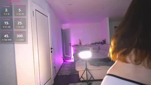 Julia Please Thumbs up me   online show from 05/17/26, 06:33