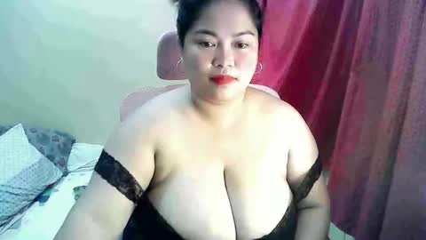 Snapshot of your_big_boobs chatting on 09/22/25, 12:12 your_big_boobs online show from 09/22/25, 12:12