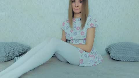 Lily online show from 01/17/25, 09:28