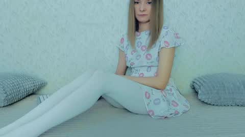 Lily online show from 02/06/25, 05:25
