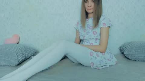 Lily online show from 02/18/25, 12:06