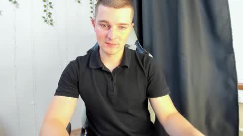 Snapshot of your_claddagh chatting on 09/27/25, 07:35 your_claddagh online show from 09/27/25, 07:35