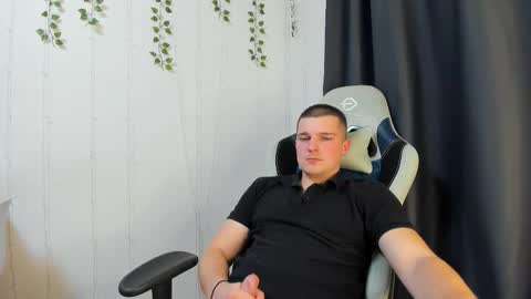 Snapshot of your_claddagh chatting on 09/27/25, 08:25 your_claddagh online show from 09/27/25, 08:25