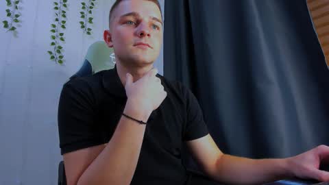 Snapshot of your_claddagh chatting on 10/19/25, 02:50 your_claddagh online show from 10/19/25, 02:50