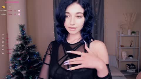 Snapshot of your_desssert chatting on 12/29/24, 01:06 Lina online show from 12/29/24, 01:06