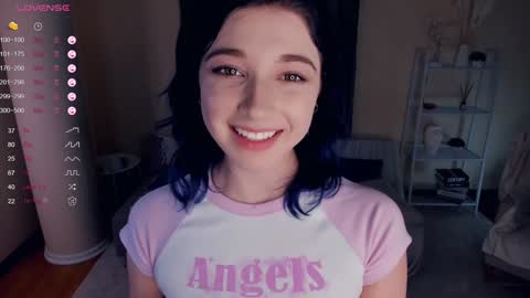 Snapshot of your_desssert chatting on 01/12/25, 12:33 Lina online show from 01/12/25, 12:33