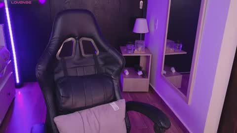 Valery online show from 11/06/25, 01:39