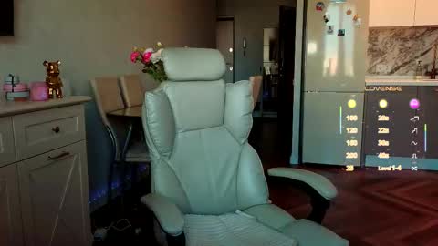 your Evaa online show from 09/20/25, 02:23