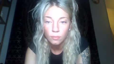 your_fav1 online show from 10/16/25, 02:23