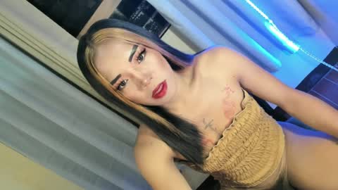 Snapshot of your_girl_yeka chatting on 06/19/26, 08:51 your_girl_yeka online show from 06/19/26, 08:51