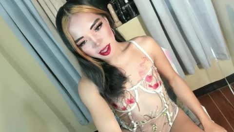 Snapshot of your_girl_yeka chatting on 06/27/26, 09:25 your_girl_yeka online show from 06/27/26, 09:25