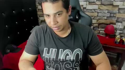 Snapshot of your_hot_friend69 chatting on 02/26/25, 09:27 David online show from 02/26/25, 09:27