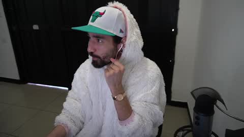 Snapshot of your_ice_cream chatting on 12/31/24, 01:41 Siebel. online show from 12/31/24, 01:41