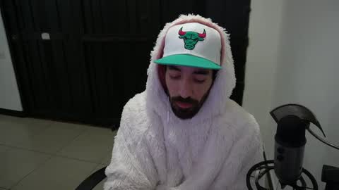 Snapshot of your_ice_cream chatting on 01/01/25, 03:45 Siebel. online show from 01/01/25, 03:45