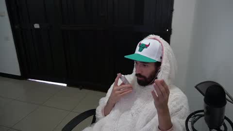 Snapshot of your_ice_cream chatting on 01/17/25, 06:12 Siebel. online show from 01/17/25, 06:12