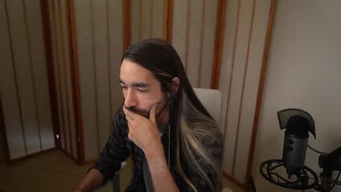 Snapshot of your_ice_cream chatting on 11/18/25, 02:32 Siebel. online show from 11/18/25, 02:32