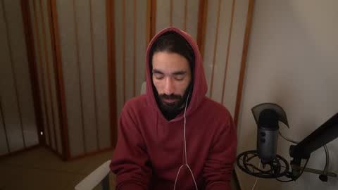 Snapshot of your_ice_cream chatting on 12/04/25, 01:42 Siebel. online show from 12/04/25, 01:42