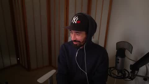 Snapshot of your_ice_cream chatting on 12/05/25, 02:14 Siebel. online show from 12/05/25, 02:14