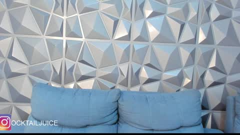 Snapshot of your_juice_ocktail chatting on 09/22/25, 07:05 your_juice_ocktail online show from 09/22/25, 07:05