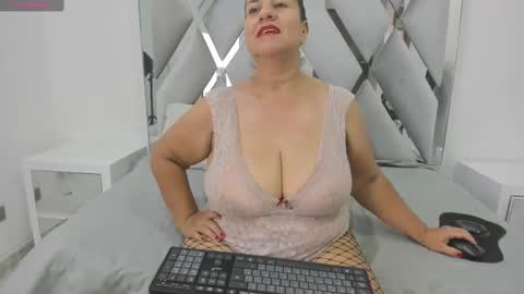 your_lady_milf online show from 02/21/25, 06:26