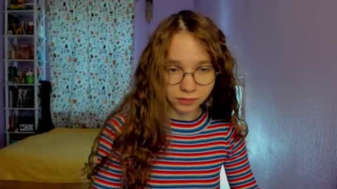 Snapshot of your_leslie chatting on 11/01/25, 10:50 Leslie online show from 11/01/25, 10:50