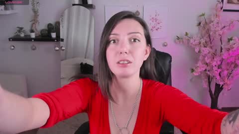 Snapshot of your_little_mom chatting on 12/22/24, 12:05 Viky online show from 12/22/24, 12:05