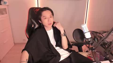 Snapshot of your_little_twink chatting on 01/08/26, 12:35 Han online show from 01/08/26, 12:35