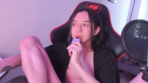 Snapshot of your_little_twink chatting on 05/10/26, 05:23 Han online show from 05/10/26, 05:23