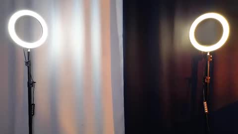 Snapshot of your_littlecharlotte chatting on 10/21/25, 11:27  Alex    The next broadcast is on    online show from 10/21/25, 11:27