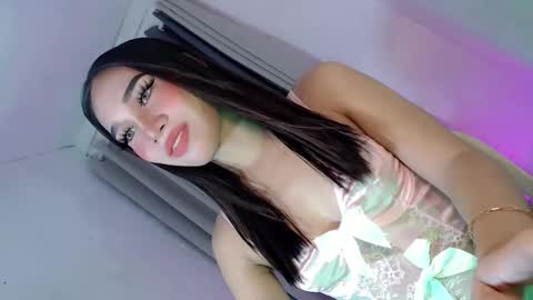 Snapshot of your_luckygirl88 chatting on 09/24/25, 01:20 your_luckygirl88 online show from 09/24/25, 01:20