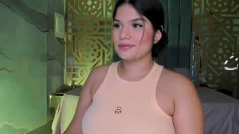 Snapshot of your_naughtyangel chatting on 12/19/24, 09:38 Evelin online show from 12/19/24, 09:38