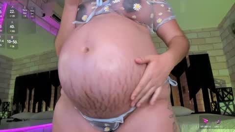 Snapshot of your_naughtyangel chatting on 01/10/25, 12:49 Evelin online show from 01/10/25, 12:49