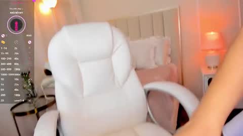 your_petite18 online show from 07/06/26, 11:51