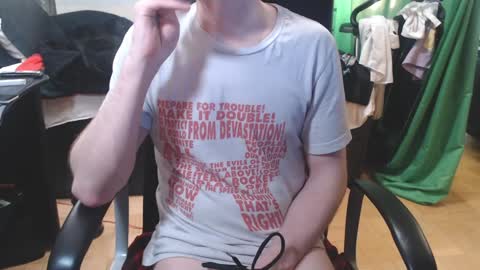 Snapshot of your_secret_johnny chatting on 12/12/24, 03:32 Ben Dover online show from 12/12/24, 03:32