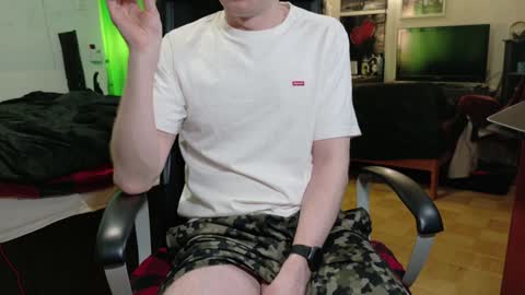 Snapshot of your_secret_johnny chatting on 01/24/25, 12:42 Ben Dover online show from 01/24/25, 12:42