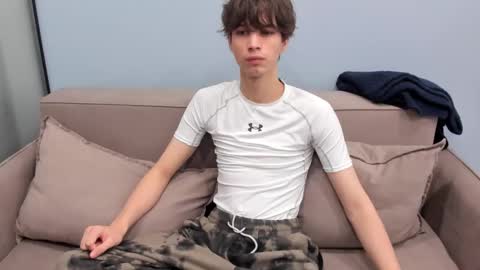 your_shy_guy online show from 09/18/25, 06:10