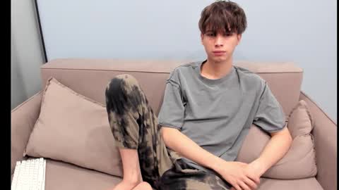 your_shy_guy online show from 10/23/25, 02:22