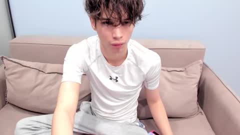 your_shy_guy online show from 12/05/25, 07:54