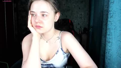 Snapshot of your_small_bunny chatting on 11/24/25, 02:00 Molly online show from 11/24/25, 02:00