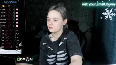 Snapshot of your_small_bunny chatting on 01/13/26, 02:06 Molly online show from 01/13/26, 02:06